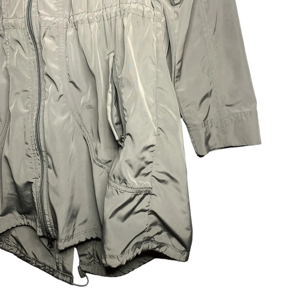 Athleta Drippity Olive Green Longline Windbreaker
Jacket Size XS - Picture 2 of 7